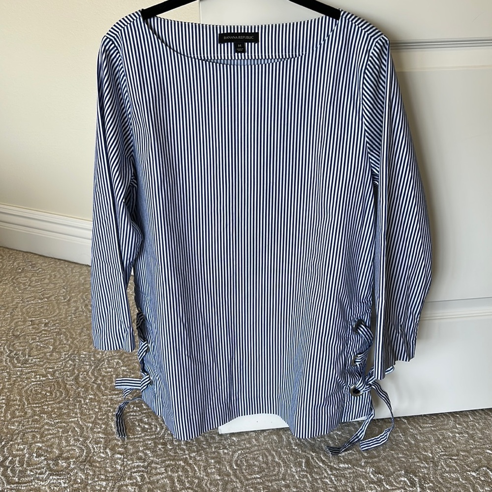 Banana Republic nautical style tunic with grommet ties on sides, light weight